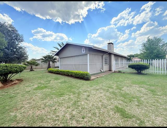 3 BEDROOM HOUSE FOR SALE IN VANDERBIJLPARK SE 1